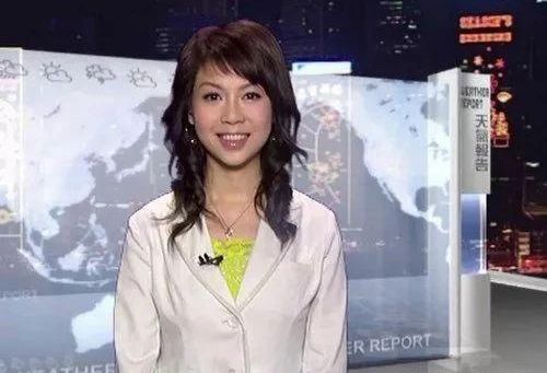 黃婉曼於報天氣時以「我哋依家跳出香港」，受到網民關注。