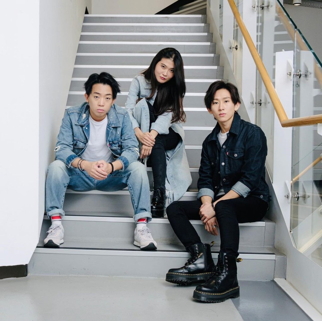 麥曦茵（中）作為Manson（右）經理人，也有貼長文回應事件。