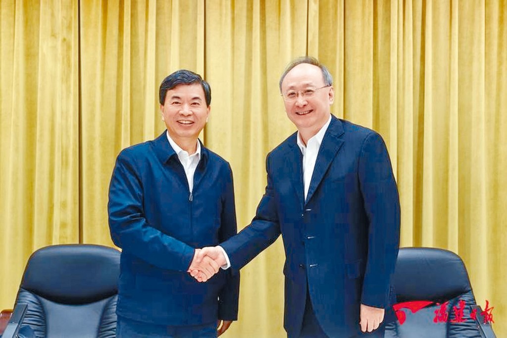 周祖翼(左)接替尹力(右)擔任福建書記。