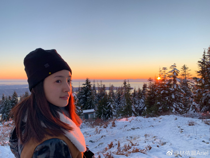 林依晨早前趁放假到溫哥華旅行。林依晨微博
