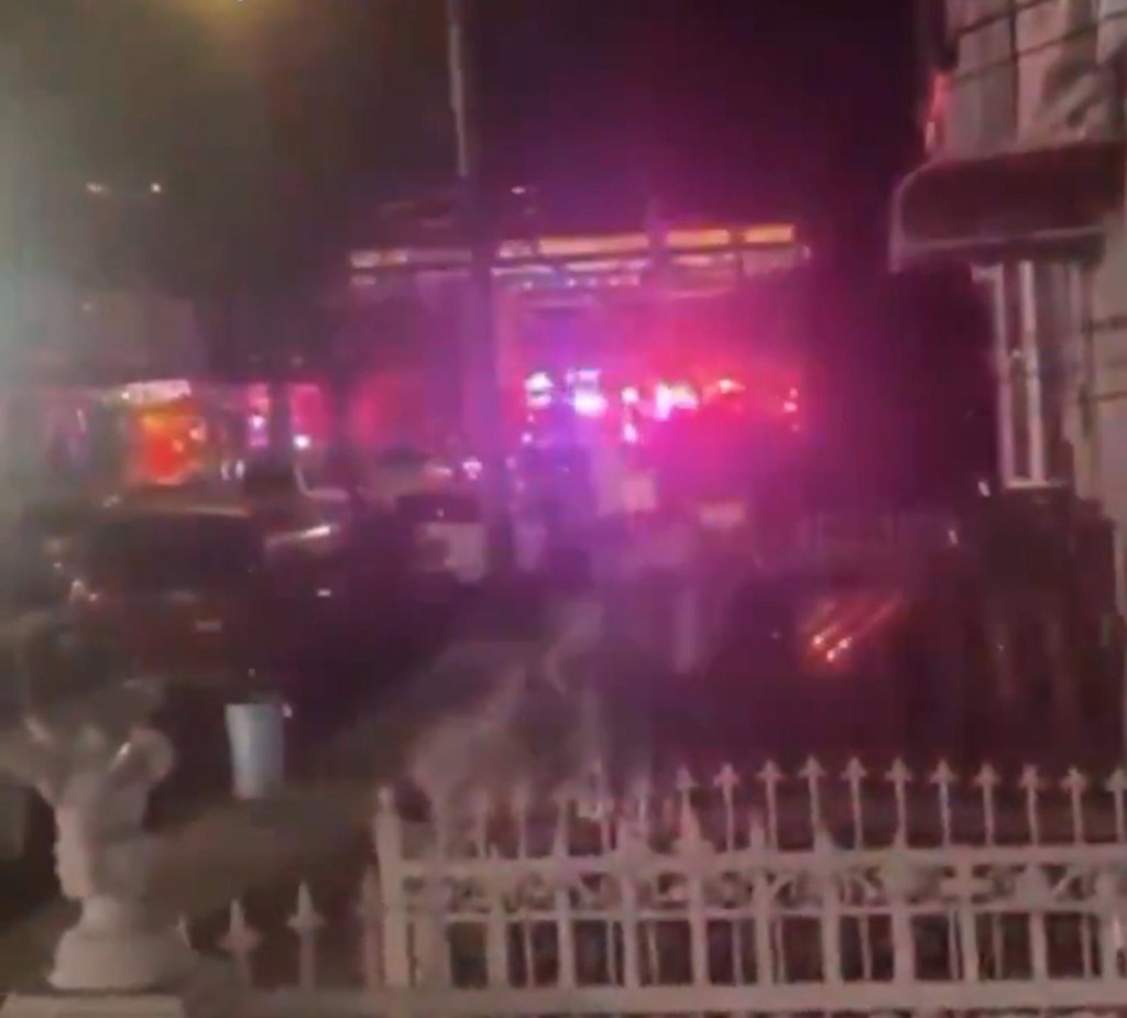 紐約皇后區夜店爆槍擊，至少11人傷。（X平台）