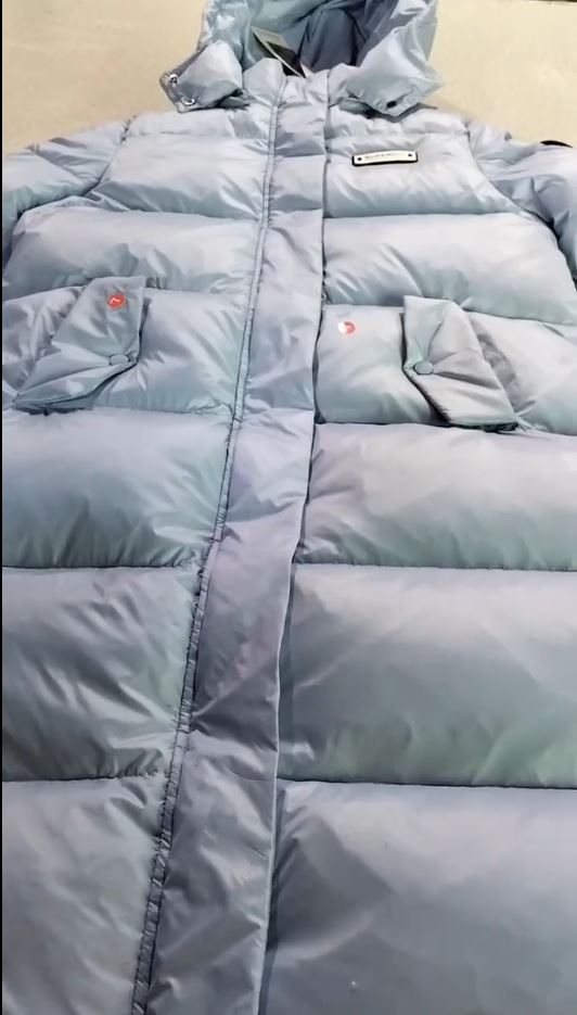 海南有婦人買了羽絨服到哈爾濱7天後退貨，在網絡上引起爭議。抖音