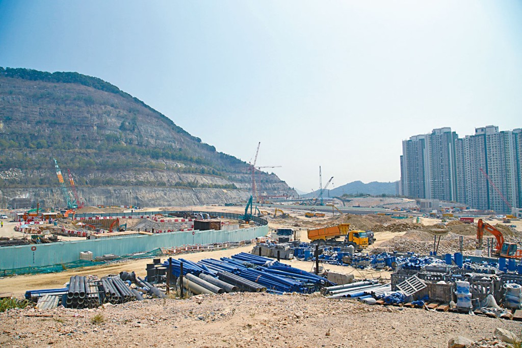 新地以2.96億力壓其餘3家財團，投得觀塘安達臣道第二幅商業用地。