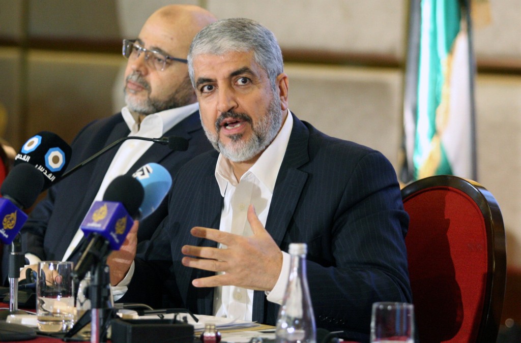 哈马斯侨民办公室负责人梅沙尔表示，被他们扣押的以色列人质包括以色列国防军加沙分部的高级军官。路透社