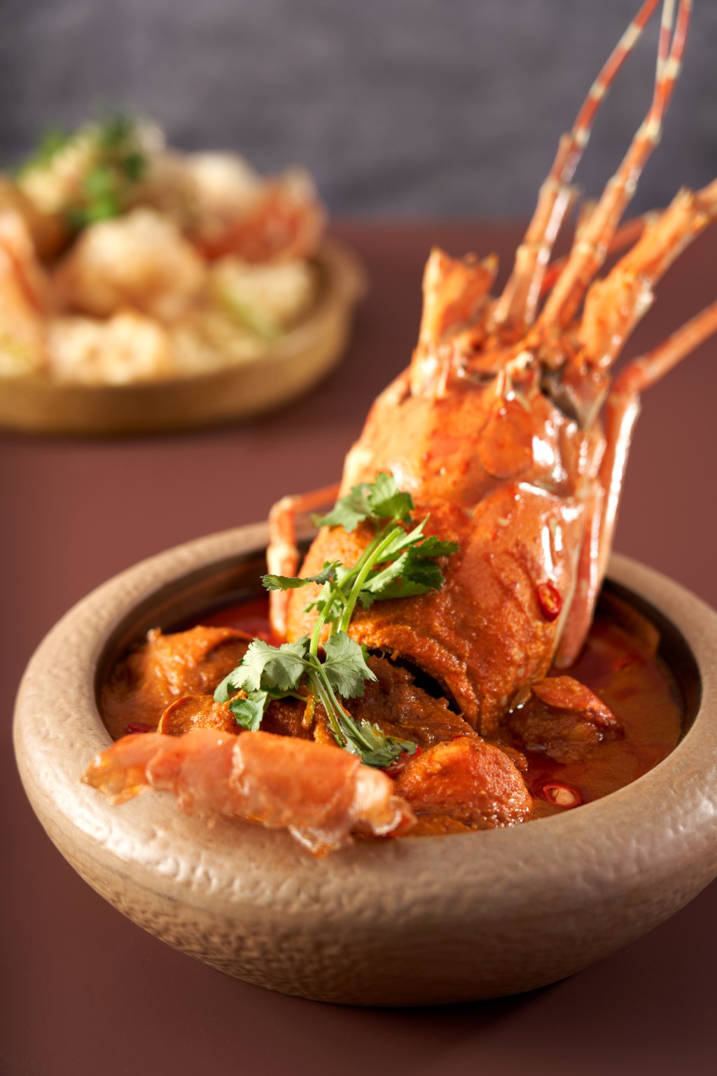 唯港薈 The Market「野生龍蝦自助餐饗宴」——印度咖喱龍蝦，自家調校的印度咖喱具恰到好處的辛香，帶出龍蝦的甜美又不會蓋過其鮮味。