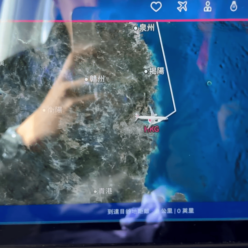 受影響乘客直擊客機在高空懷疑故障情況。Threads@wooflion 受影響乘客直擊客機在高空懷疑故障情況。Threads@wooflion