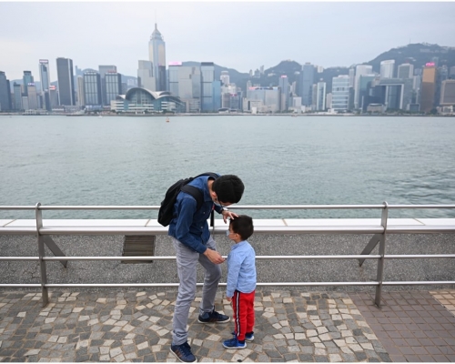 本港地區今日天晴乾燥。早上清涼。日間溫暖。資料圖片