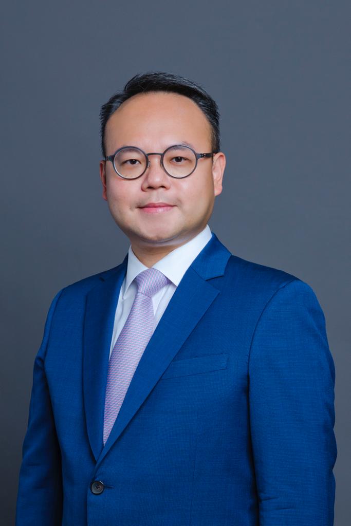 泓亮張翹楚預計未來通關後鄰近內地的新界區大單位表現較好。
