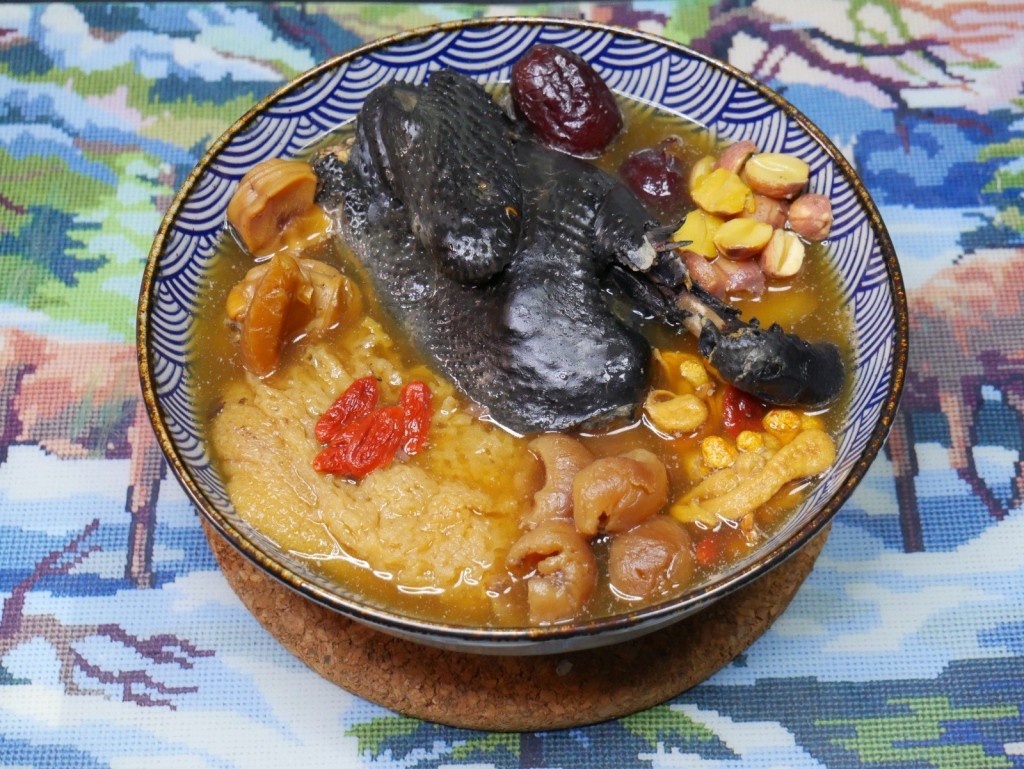 蓮笙桂子燉湯 蓮笙桂子燉湯