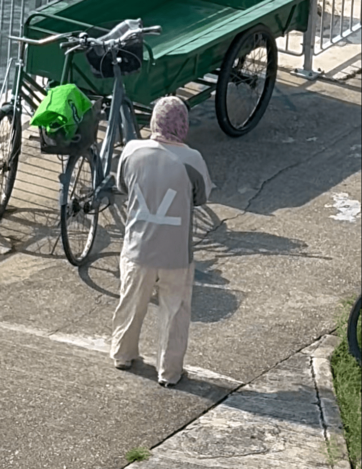 賊人駕來的三輪單車。fb：梅窩人