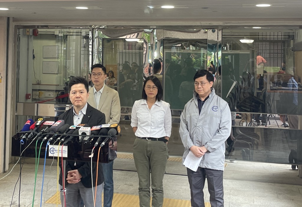 衞生署就首宗基孔肯雅熱本地個案會見傳媒。蕭博禧攝 衞生署就首宗基孔肯雅熱本地個案會見傳媒。蕭博禧攝