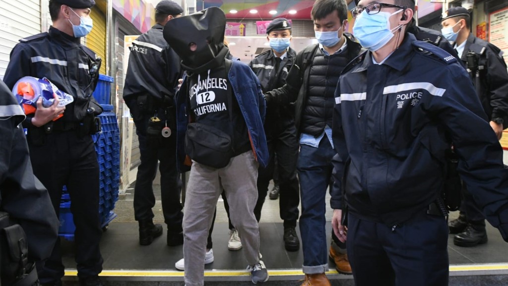 涉違國安法女子昨日被捕。