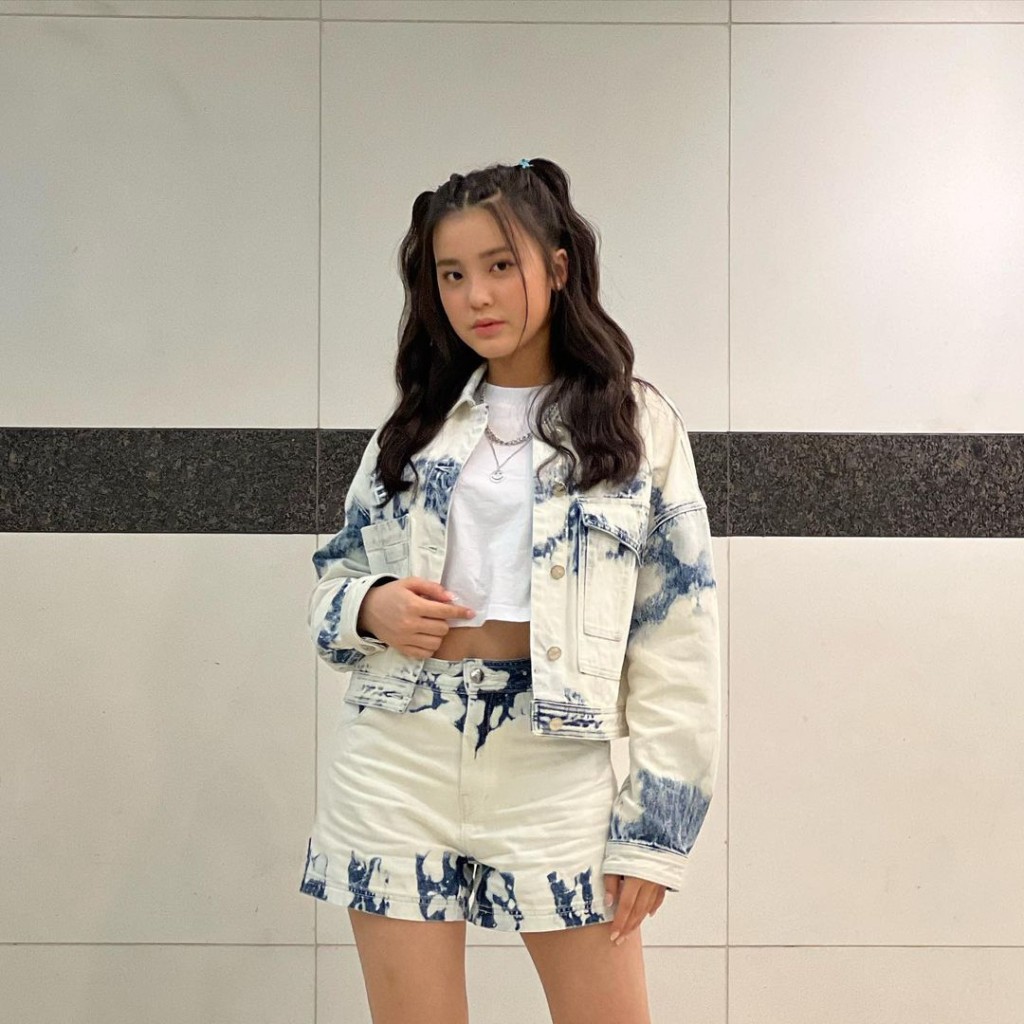 Chantel雖然已為紅星，但只有16歲，仍以學業為重。Chantel於年初三（24日）已獨自出發到紐西蘭留學。（圖片來源：ig@chantelyiu）