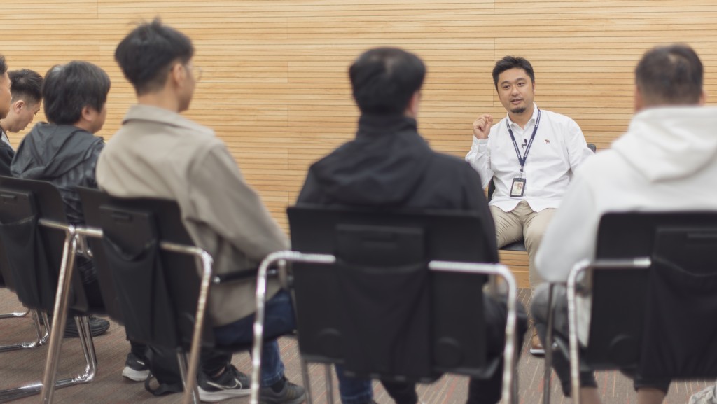  警務處心理服務課（PSG）為災難遇害者辨認組（DVIU）約300名人員提供支援服務。警方提供