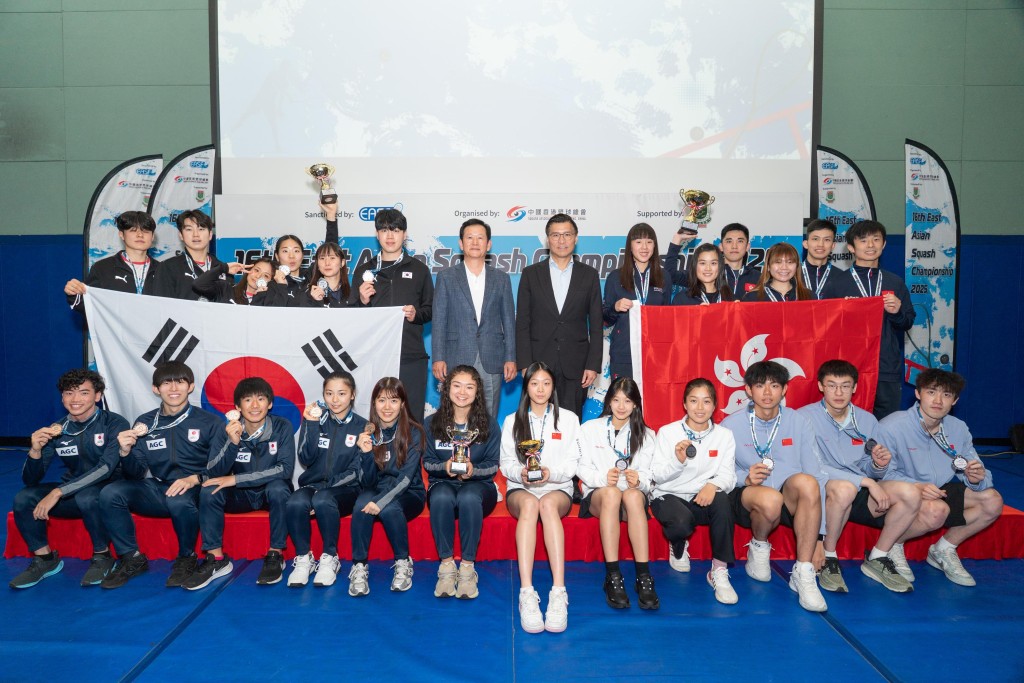 東亞錦標賽三甲隊伍合照。照片由香港壁總提供 東亞錦標賽三甲隊伍合照。照片由香港壁總提供