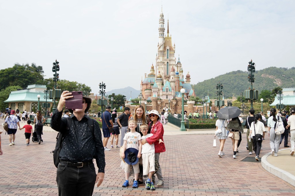 香港迪士尼年票計劃價格亦有所調整。資料圖片
