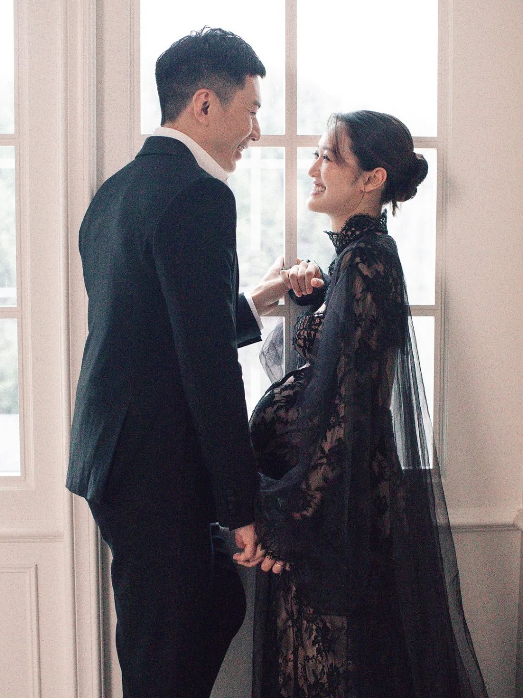 袁偉豪與張寶兒結婚5年多，仍然好恩愛。