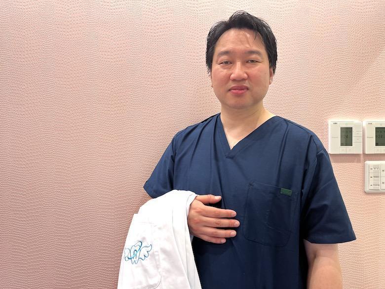 創辦人湯川城二指,女僕助理的安排不影響專業診療。互聯網圖片