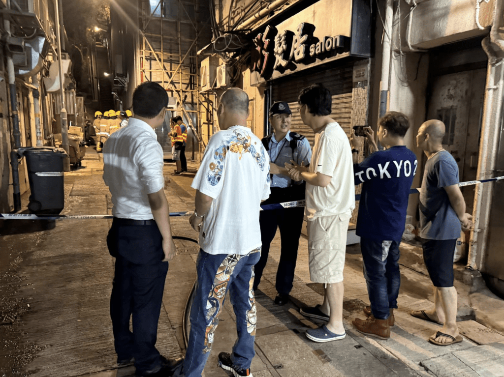 北角爆街喉浸電錶房 英皇道堡壘街明園西街多幢大廈停水 明苑中心停電。梁熙fb 北角爆街喉浸電錶房 英皇道堡壘街明園西街多幢大廈停水 明苑中心停電。梁熙fb