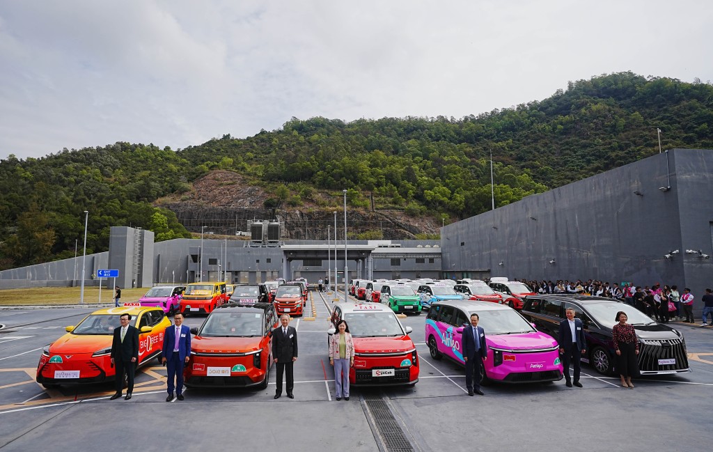 的士車隊營辦商正積極籌備,政府期望各車隊盡快投入營運。資料圖片 的士車隊營辦商正積極籌備,政府期望各車隊盡快投入營運。資料圖片