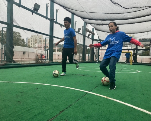 子銘﹝左﹞及盈盈﹝右﹞皆希望未來能踼出一片天。