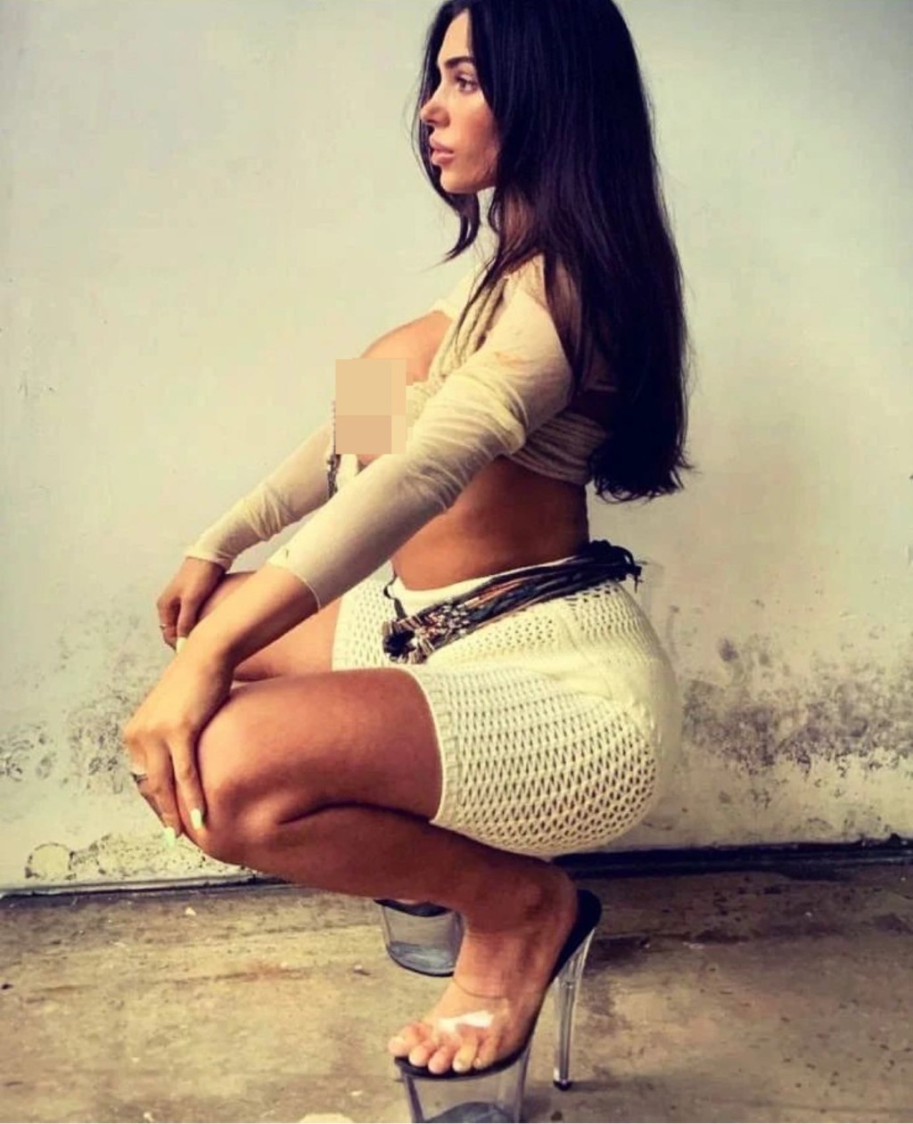 Bianca的超性感衣着經常引起爭議。