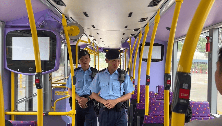 軍裝警未來也會登上巴士巡邏。