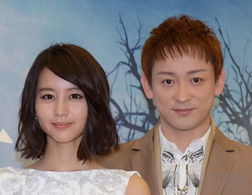 2015年8月與比她大12年的男星山本耕史「閃電結婚」。