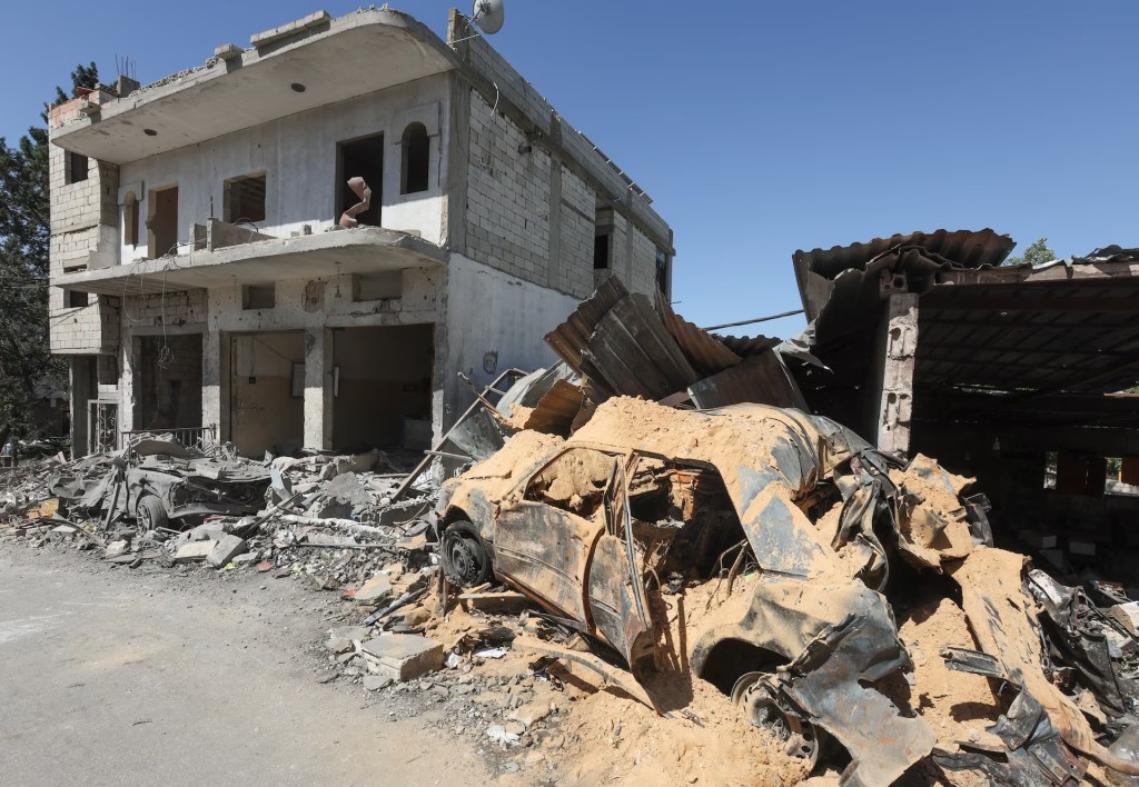 在黎巴嫩與以色列邊境發生衝突的邊境地區，有房屋損毀。路透社