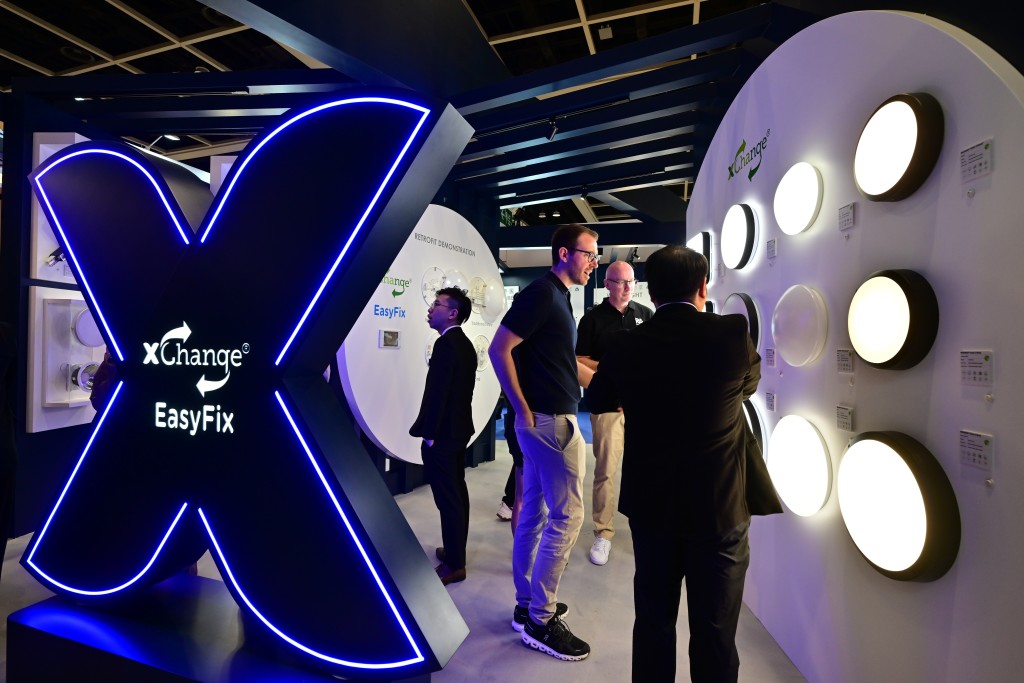 「名燈薈萃廊」集合約540個知名品牌的創新燈具及照明技術。