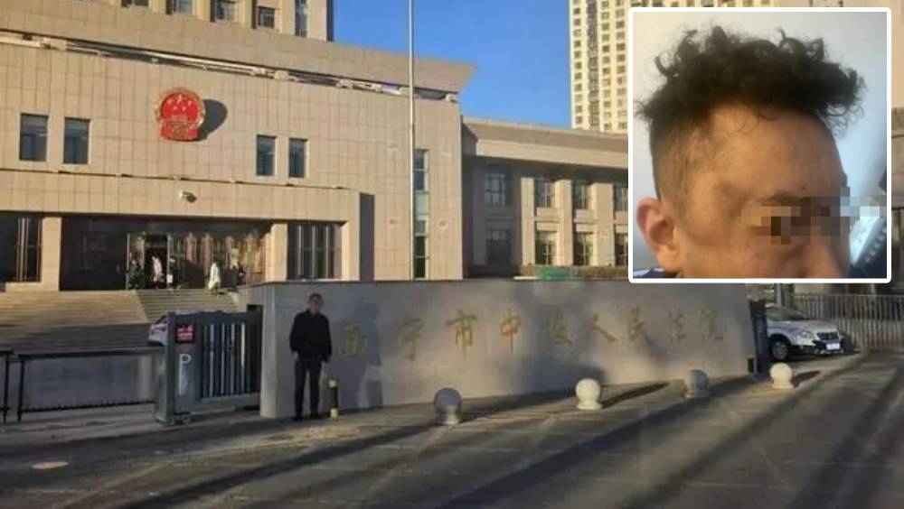 母遭罵兒子插嘴被3警群毆，法院維持原判：民警被判8個月2名輔警緩刑。