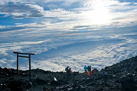 每年登山季都伴隨不少登山意外和安全事件，提醒所有登山者安全意識和準備工作至關重要。資料圖片