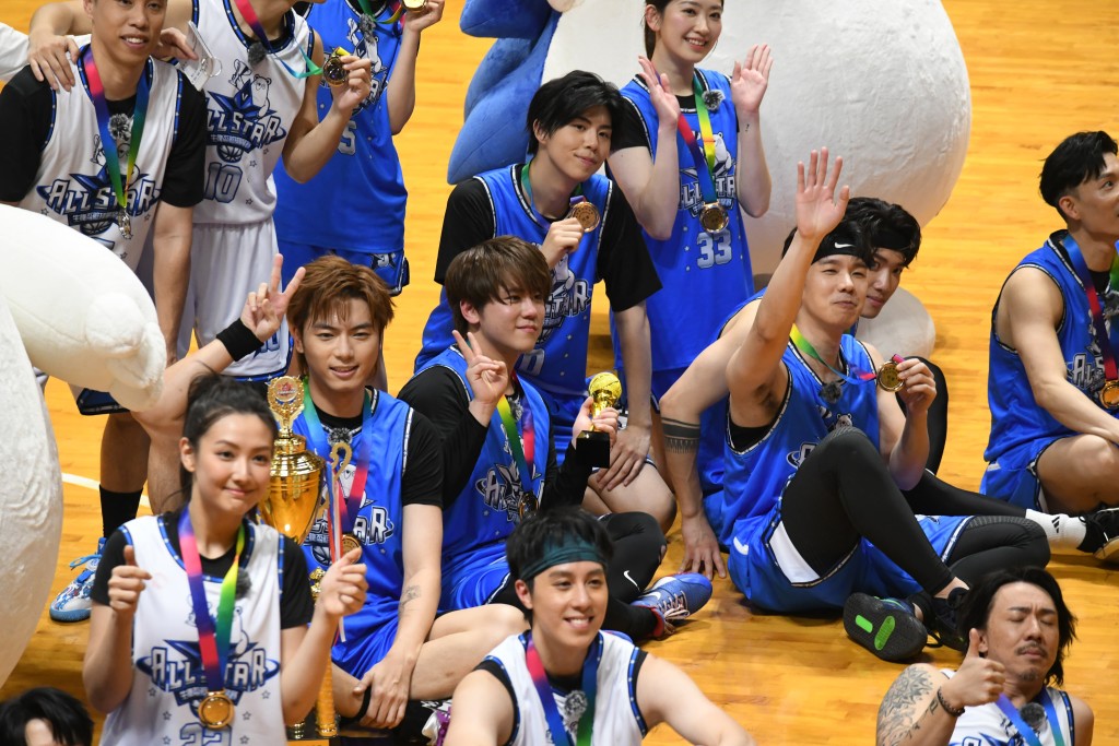 藍隊成員有193、姜濤、肥仔等,加時賽以56分勝白隊的54分。 藍隊成員有193、姜濤、肥仔等,加時賽以56分勝白隊的54分。