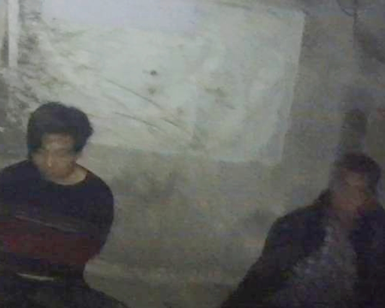 警方以涉嫌盜竊被依法刑事拘留4人。