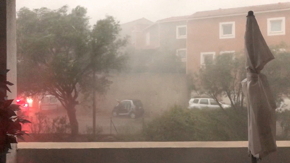 法國科西嘉島遭暴風雨侵襲，至少6死20傷。路透