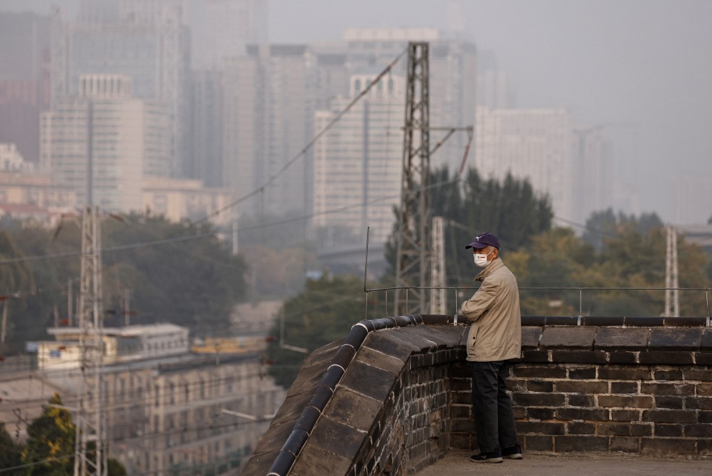 北京發出了重污染天氣警報。 路透社