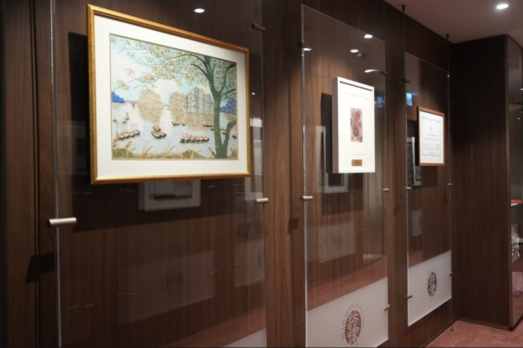 新會址設有文物展廊。