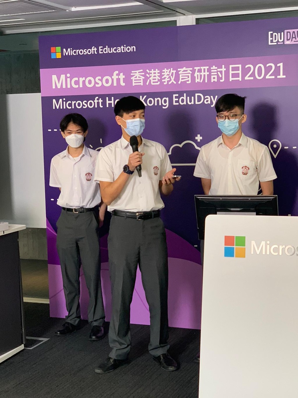 三名中五學生去年參加國際的學界人工智能比賽,成為全球十支優勝隊伍之一。 三名中五學生去年參加國際的學界人工智能比賽,成為全球十支優勝隊伍之一。