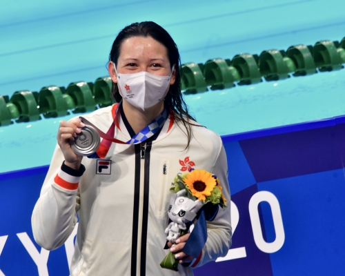 何詩蓓奮勇奪得東京奧運女子二百米自由泳銀牌。 記者梁柏琛東京直擊