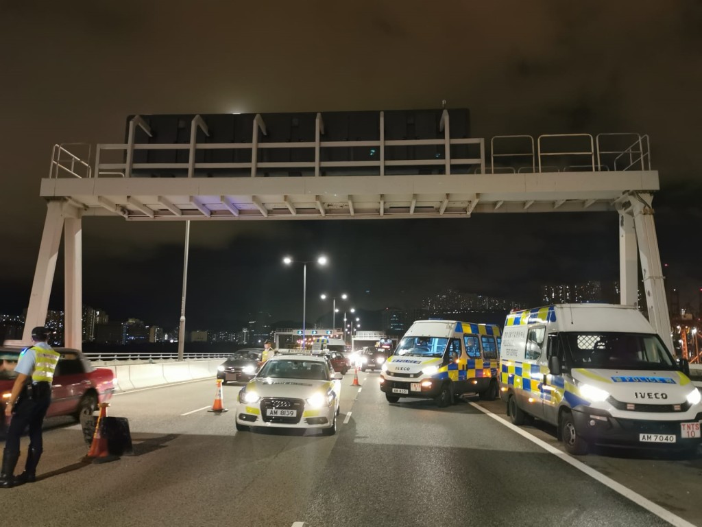 警方於行動中共截查659輛車輛。
