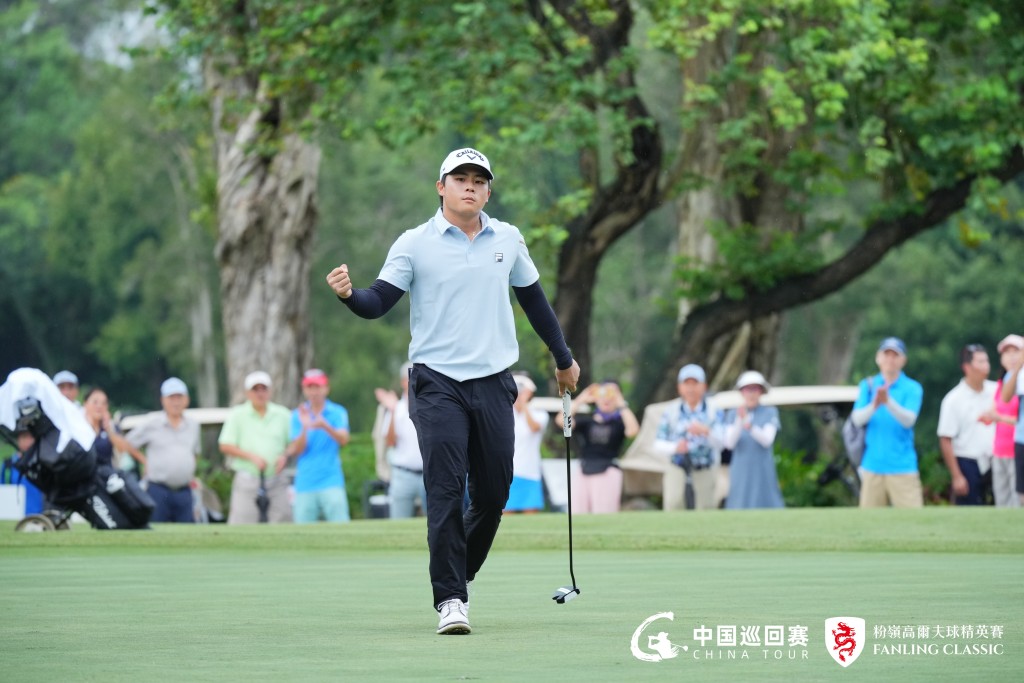 港队代表林日曦打出低于标准17杆。中国职业高尔夫球巡回赛提供