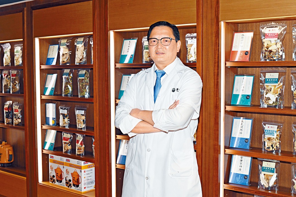 張勇醫師強調面對疫情，不宜過分緊張，以免導致不必要的情緒困擾，他提倡「治未病」，預防勝於治療。　　