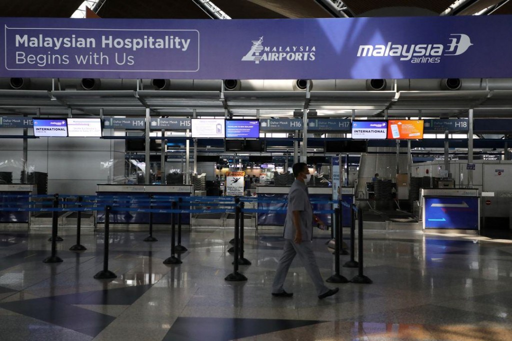 马来西亚实施新制，外国旅客即日起须先在抵达大马前3天，在网上填交电子入境卡，方可入境。路透社