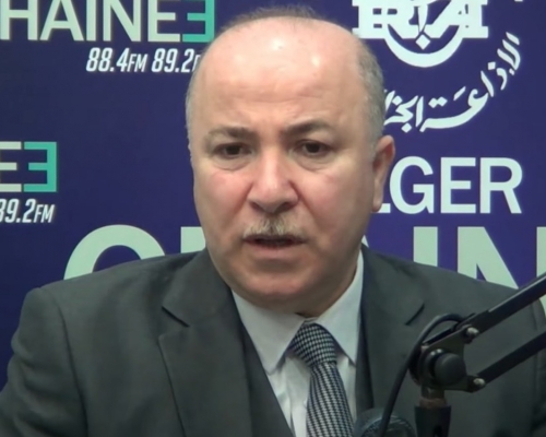 阿爾及利亞總理班奈布迪拉姆（Aymen Benabderrahmane）就任3天確診新冠肺炎。影片截圖