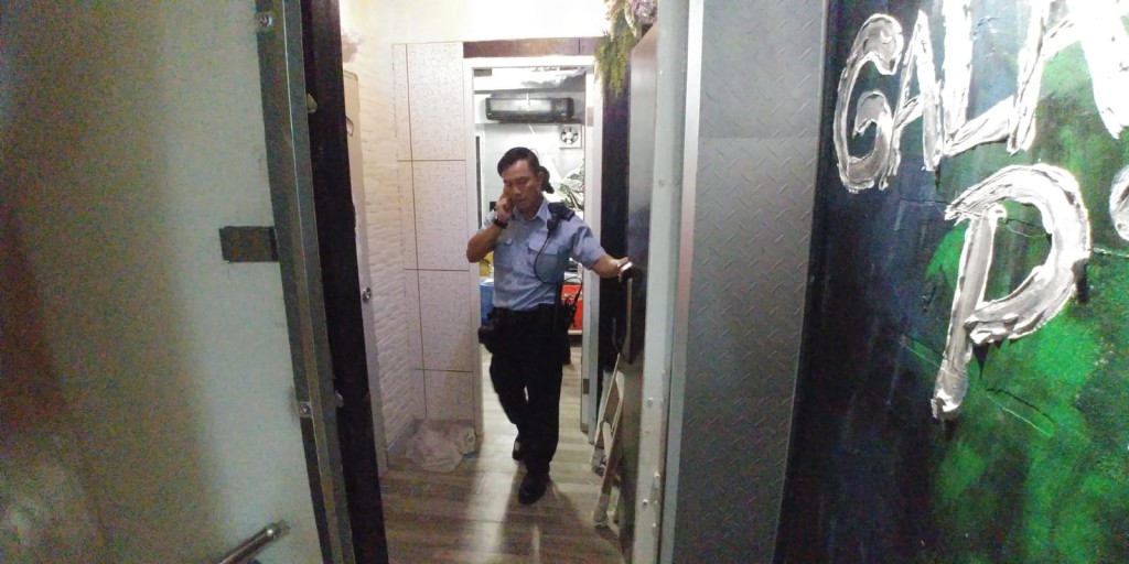 旺角有鋁窗從高處墮下