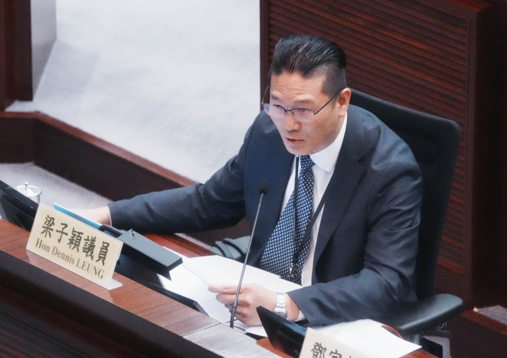 選委界梁子穎。