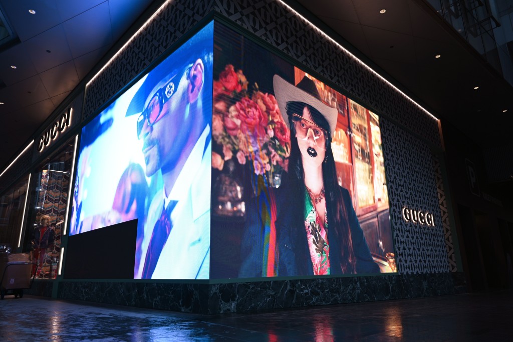 Gucci中環置地廣場旗艦店外，特設可展示3D動態影像的巨型LED展示屏。