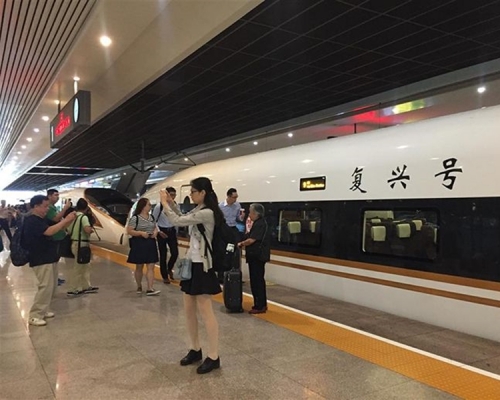 復興號的命名源於「實現國家主席習近平中華民族偉大復興的中國夢」。網圖