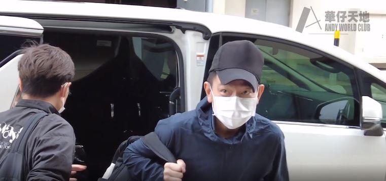 近月來馬不停蹄四圍飛。