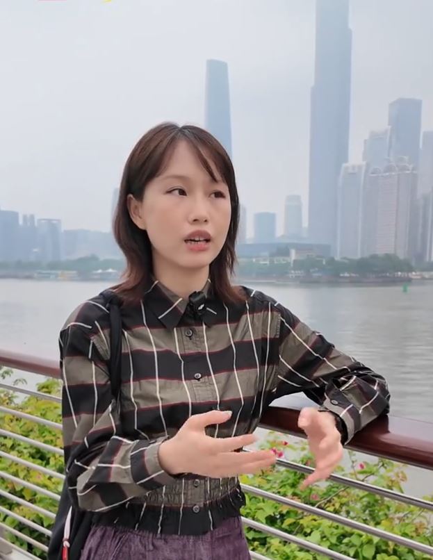  廣州90後Yoyo憑高學歷紋眉師的身份，在網絡備受注目。廣州日報